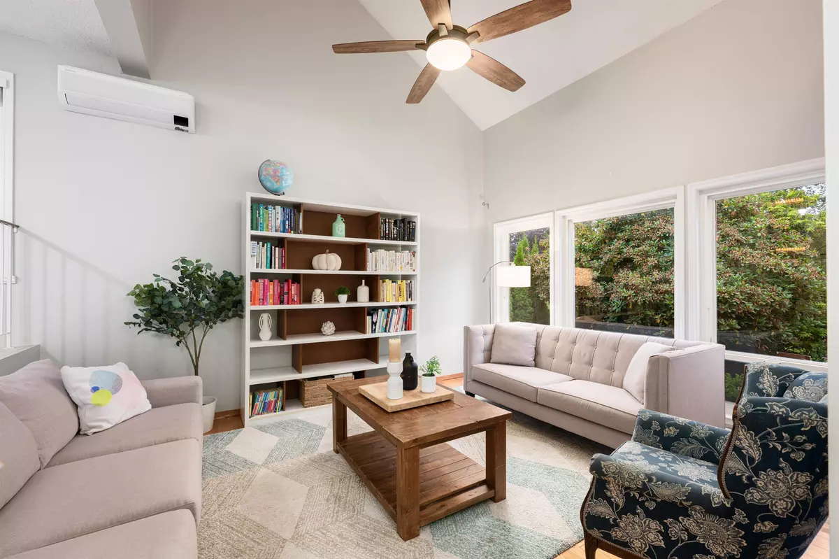Port Moody, BC V3H 3Y5,1005 Alpine PL