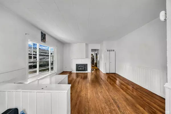 White Rock, BC V4B 4M3,853 Maple ST