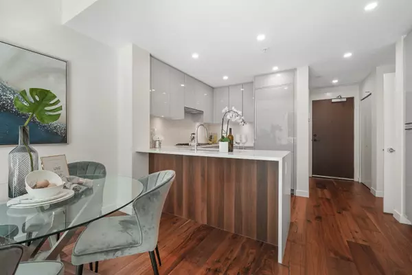 Vancouver, BC V5Z 2Z5,5058 Cambie ST #107