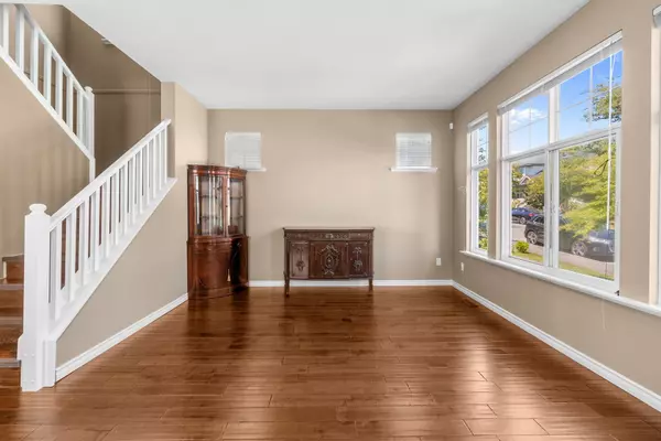 Surrey, BC V3S 8W5,14876 57b AVE