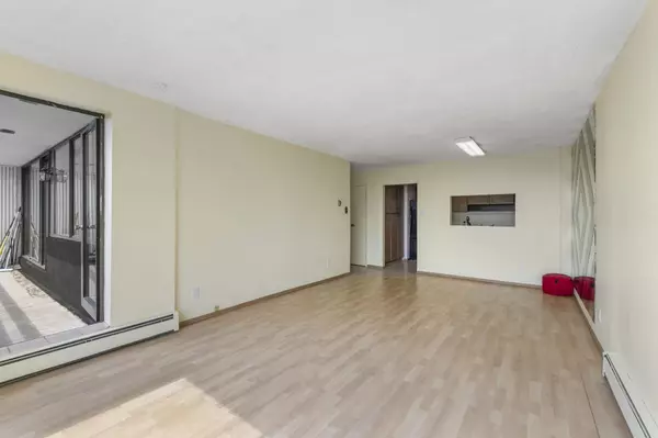 Burnaby, BC V3J 7J8,9280 Salish CT #1702