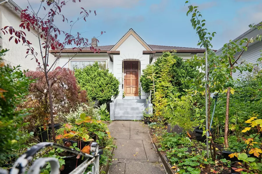 565 E 50th AVE, Vancouver, BC V5X 1A9