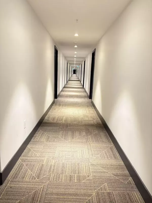 6320 No. 3 RD #809 Richmond, BC V6Y 0L5