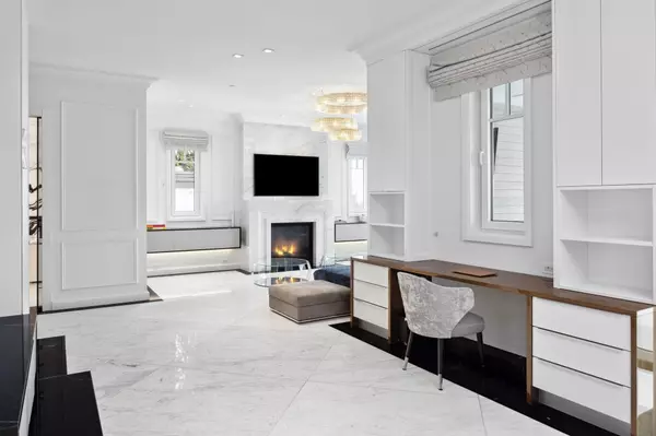 West Vancouver, BC V7V 2R5,2531 Nelson AVE