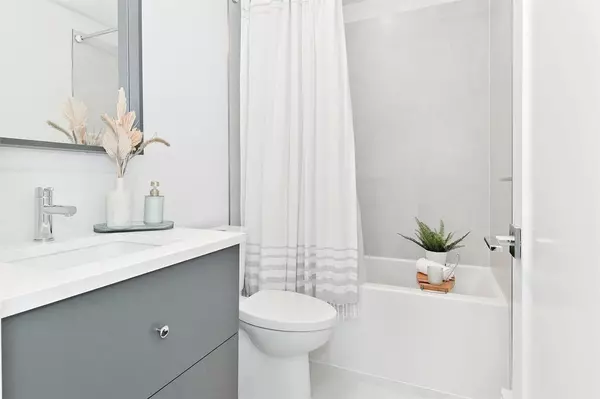 Surrey, BC V3Z 1J1,2070 Oak Meadows DR #42