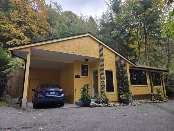 2336 Treetop LN, North Vancouver, BC V7H 2K5