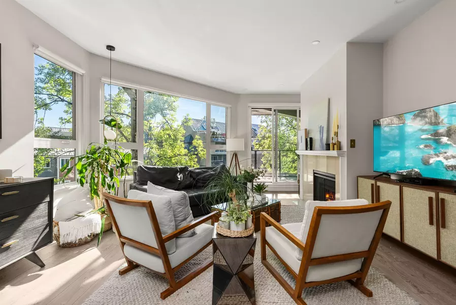 1150 Quayside DR #301, New Westminster, BC V3M 6E1