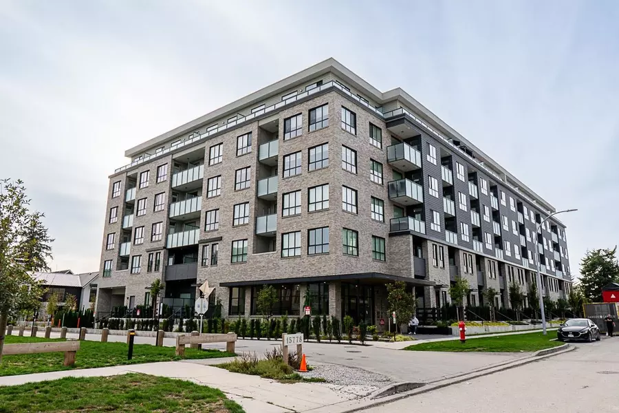 15738 85 AVE #419, Surrey, BC V4N 6Y1