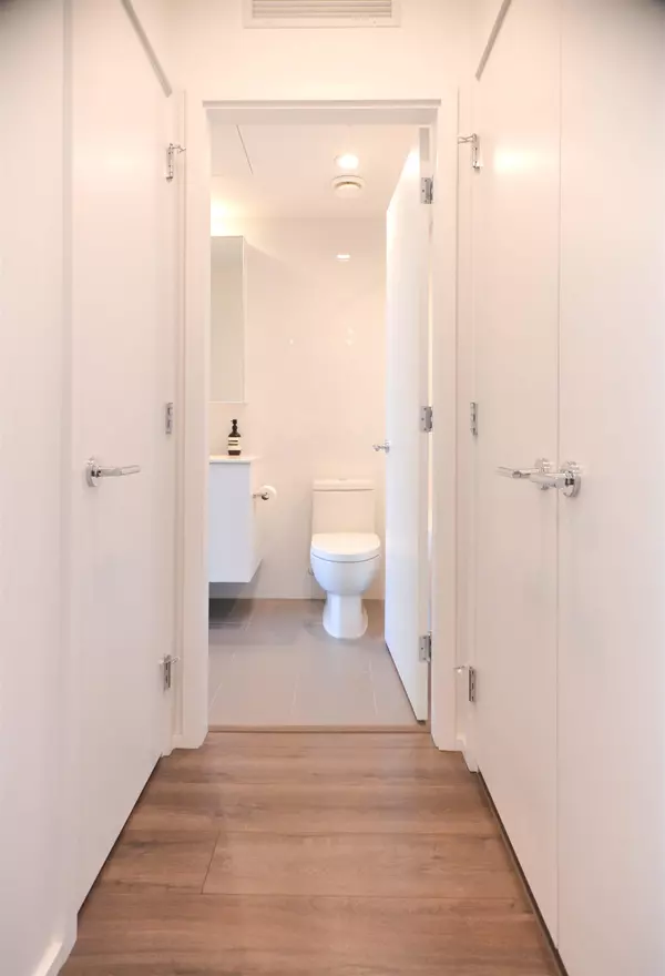 Burnaby, BC V3J 0M2,3833 Evergreen PL #1403