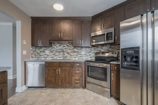 Langley, BC V3A 8M8,5765 Glover RD #217