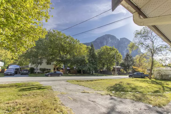 Squamish, BC V8B 0X3,38183 Lombardy CRES