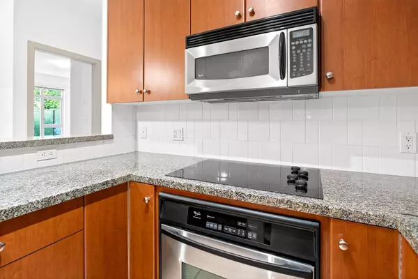 Port Moody, BC V3H 5M9,100 Capilano RD #111