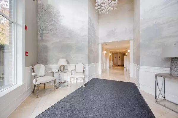 White Rock, BC V4B 2G2,15357 Roper AVE #305