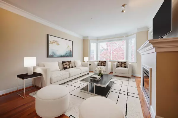 White Rock, BC V4B 2G2,15357 Roper AVE #305