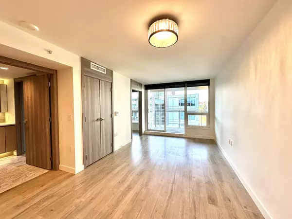 Vancouver, BC V5X 0H3,455 SW Marine DR #911