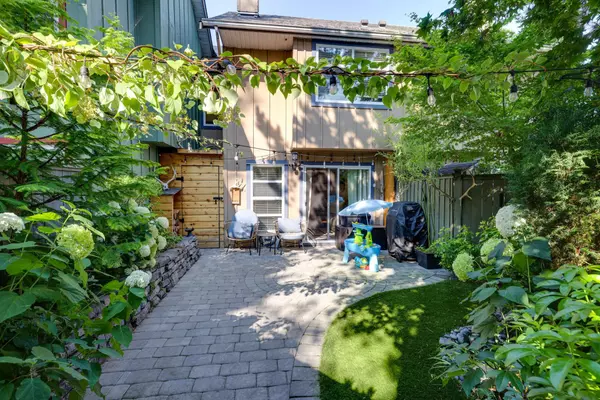 North Vancouver, BC V7P 3K5,900 W 17th ST #3