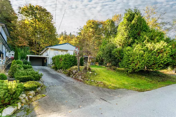 Port Moody, BC V3H 3E4,2210 Hope ST