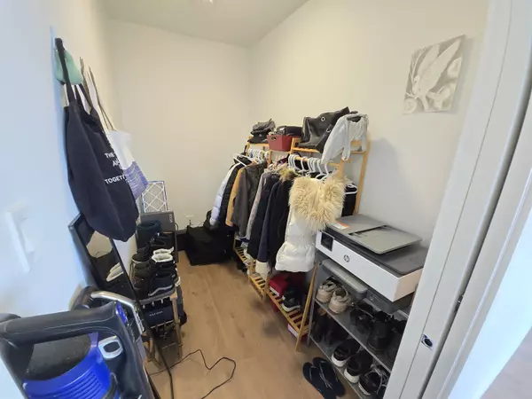 2181 Madison AVE #1404 Burnaby, BC V5C 0N4