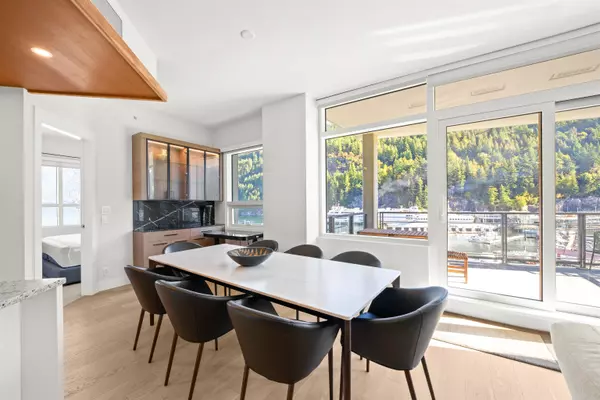 6707 Nelson AVE #602 West Vancouver, BC V7W 0A4