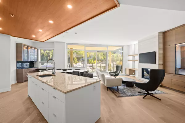 West Vancouver, BC V7W 0A4,6707 Nelson AVE #602