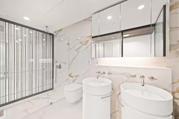 1033 Nelson ST #1706 Vancouver, BC V6E 0E5