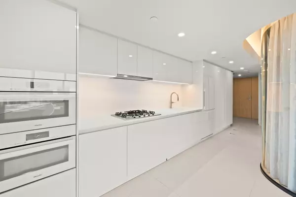 Vancouver, BC V6E 0E5,1033 Nelson ST #1706