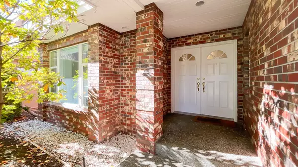 Richmond, BC V7C 5M6,5605 Dewdney CT