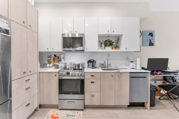 Surrey, BC V3R 0G8,10838 Whalley BLVD #516