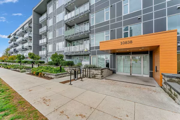 10838 Whalley BLVD #516, Surrey, BC V3R 0G8
