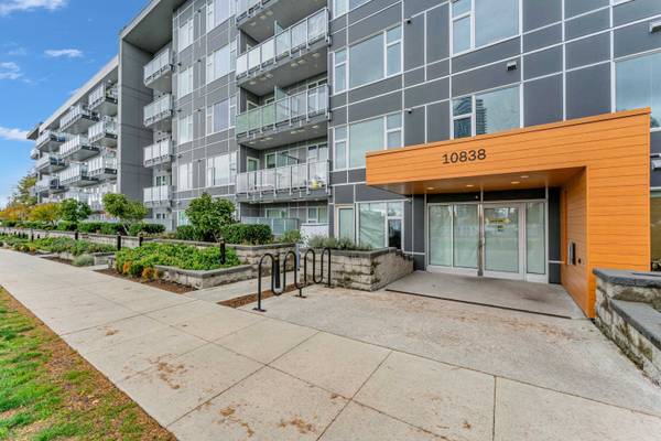 10838 Whalley BLVD #516, Surrey, BC V3R 0G8