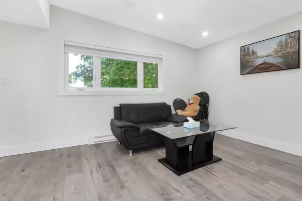 Surrey, BC V3W 2C5,14332 Hyland RD