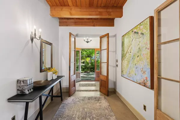 West Vancouver, BC V7V 4C1,947 22nd ST
