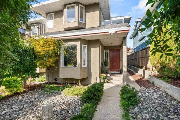 346 W 14th ST, North Vancouver, BC V7M 1P6
