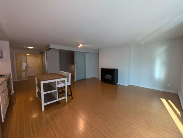 Vancouver, BC V6A 0B2,168 Powell ST #605