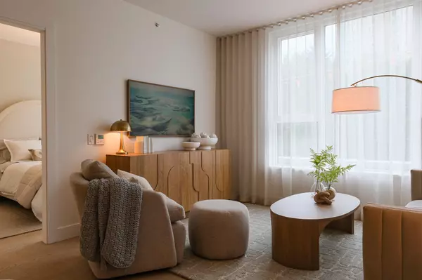 West Vancouver, BC V7T 0A1,423 6th ST #510