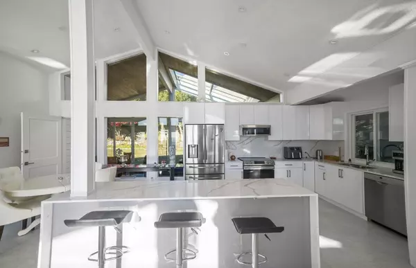 West Vancouver, BC V7S 2S2,1257 Chartwell PL