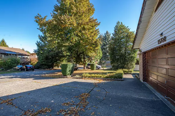 Surrey, BC V4N 2A9,15728 99a AVE