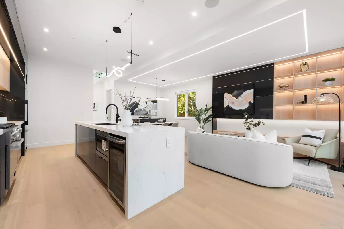 Vancouver, BC V6N 2X6,3232 W 38th AVE #1