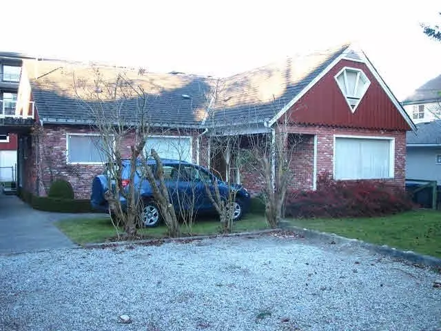 Surrey, BC V4A 1T8,15297 17 AVE