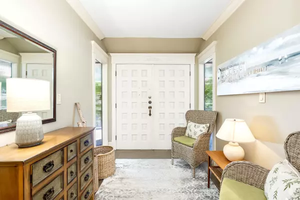 West Vancouver, BC V7T 1S5,792 Anderson CRES