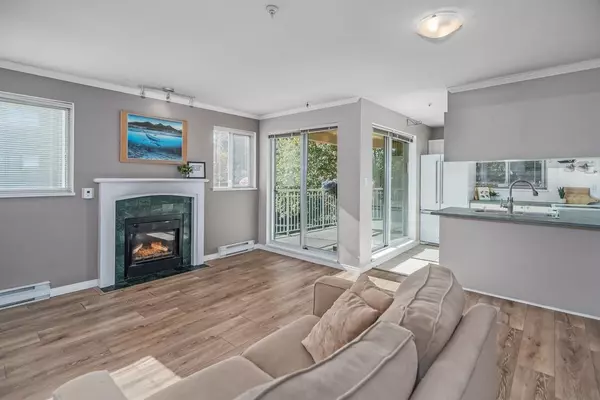 Surrey, BC V3W 1B8,13733 74 AVE #203