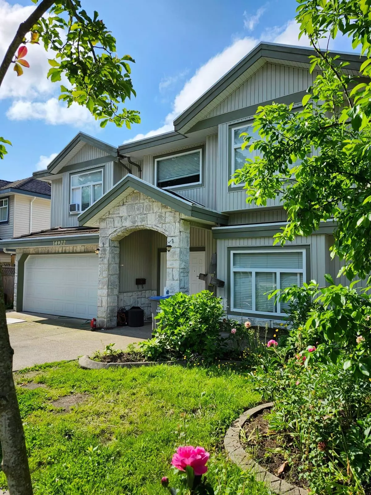 Surrey, BC V3R 1K9,14922 102a AVE