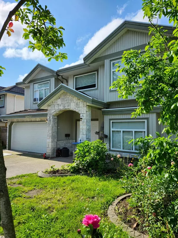 14922 102a AVE, Surrey, BC V3R 1K9