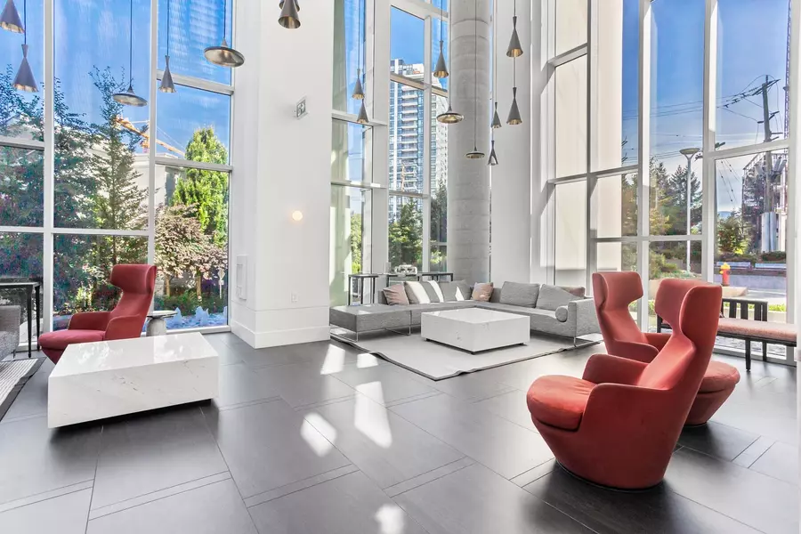 567 Clarke RD #2701, Coquitlam, BC V3J 0K7