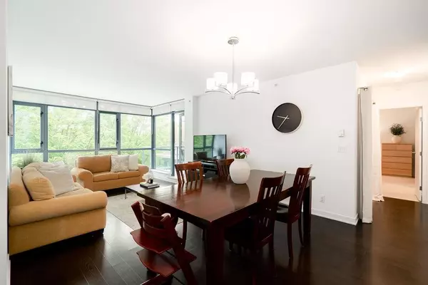 Vancouver, BC V5Z 0A3,750 W 12th AVE #403