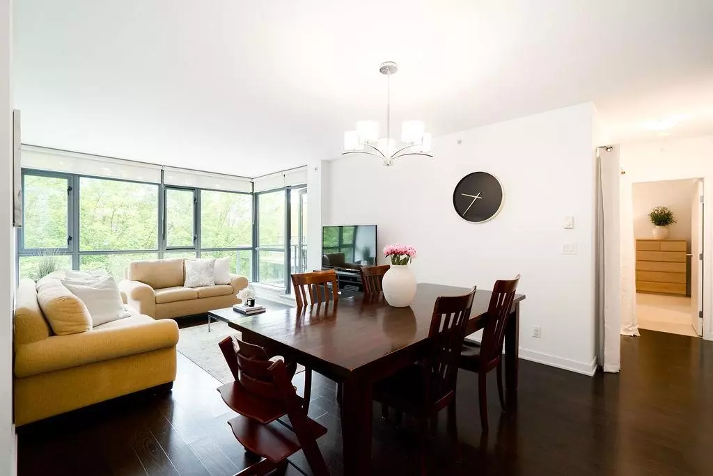 Vancouver, BC V5Z 0A3,750 W 12th AVE #403