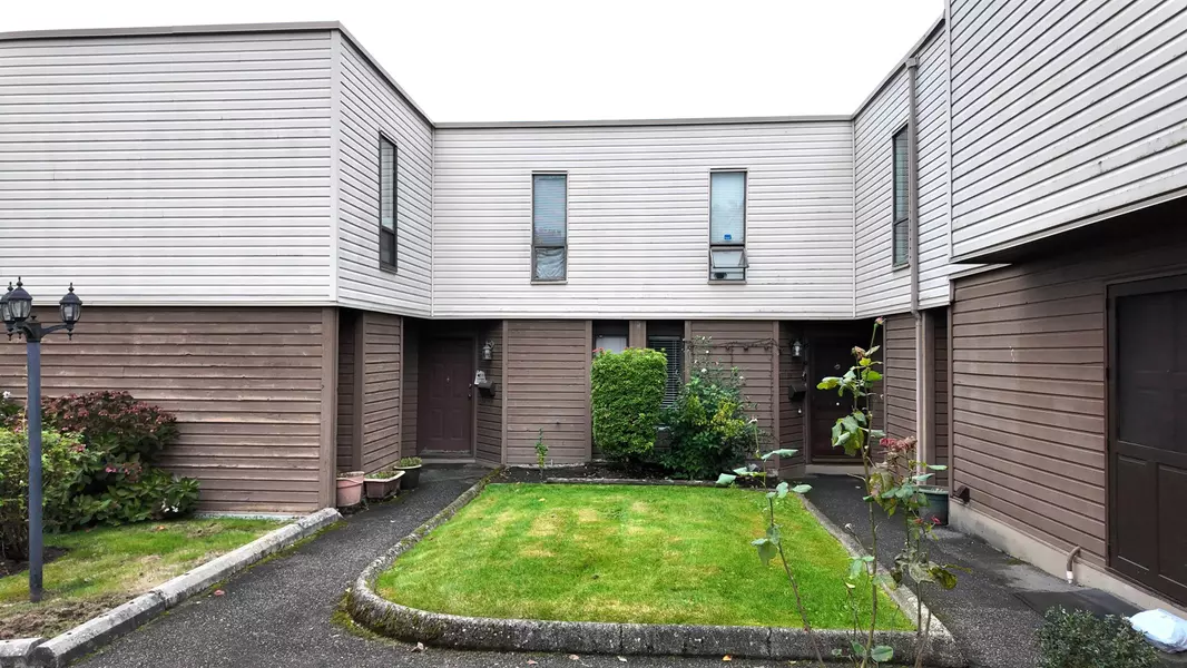 9400 128 ST #40, Surrey, BC V3V 5N4