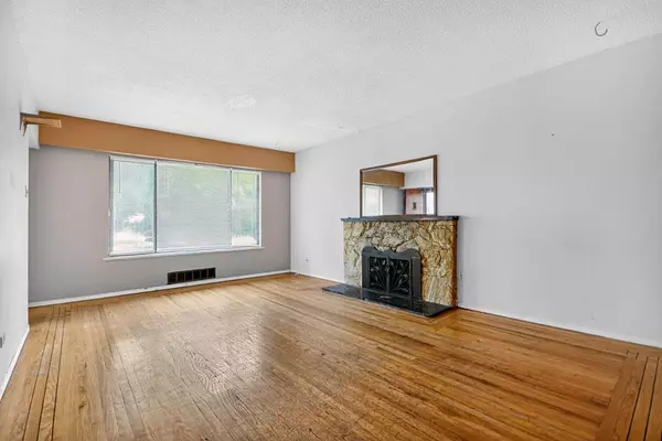 Vancouver, BC V5N 5G9,3445 Nanaimo ST #Main