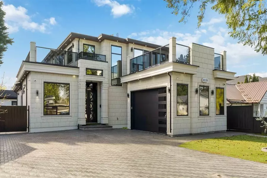 10861 142a ST, Surrey, BC V3R 3L4