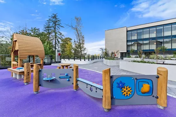 Surrey, BC V3T 0V1,10333 133st ST #23XX